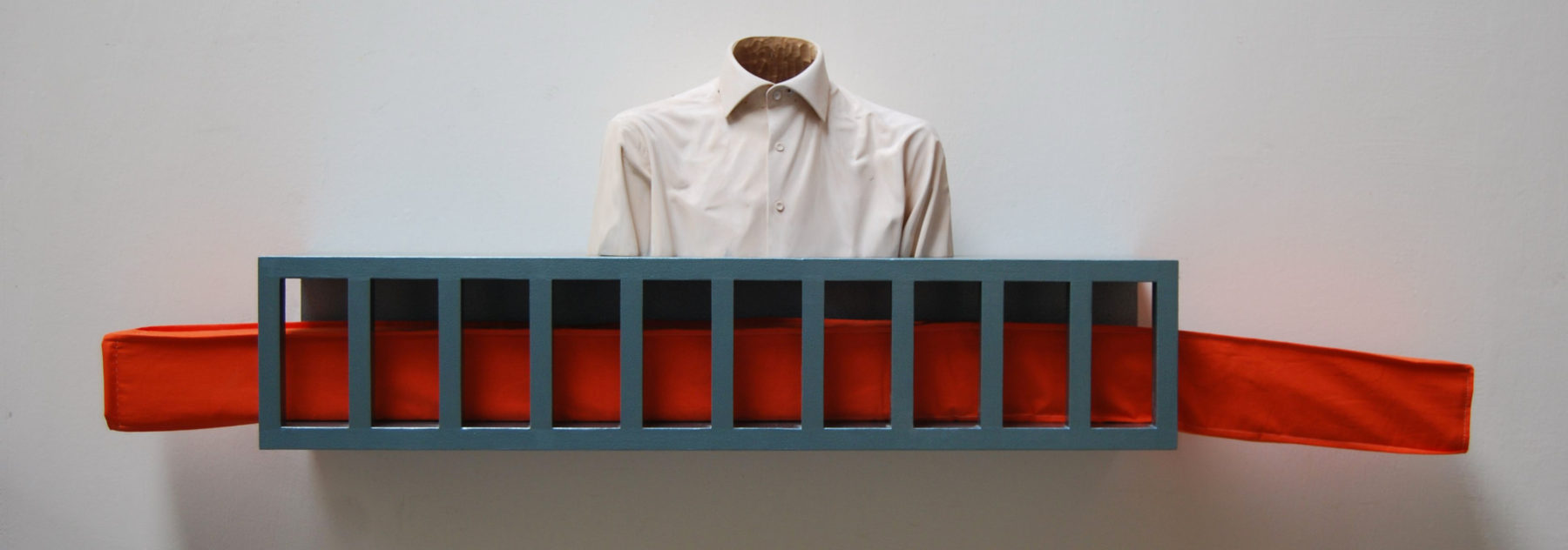 Cassiber, 2013, Linde, farbig gefasst, verschiedene Materialien, 58 x 197 x 27 cm, Christoph Platz