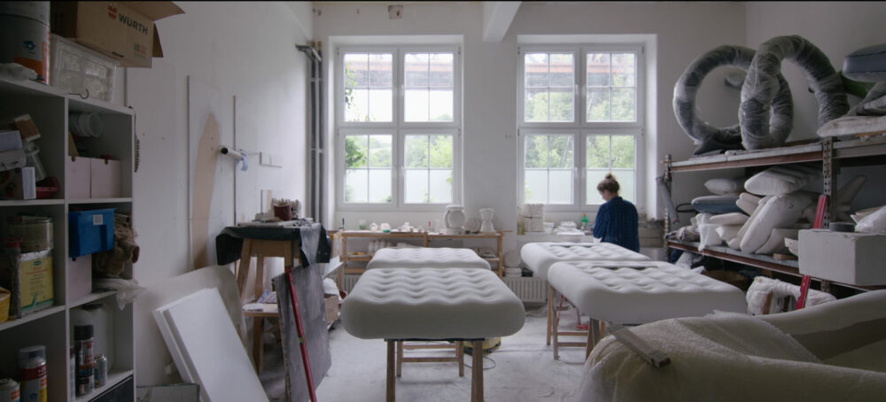 Screenshot aus dem Video „ Jaana Caspary - Umformung“, aus der Reihe „boesner.LEBEN“ produziert von Fynal