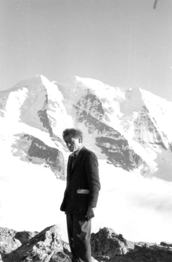 Alberto Giacometti am Diavolezza vor dem Piz Palü, 1961 Foto: Isaku Yanaihara, 1961, Archives Fondation Giacometti, Paris