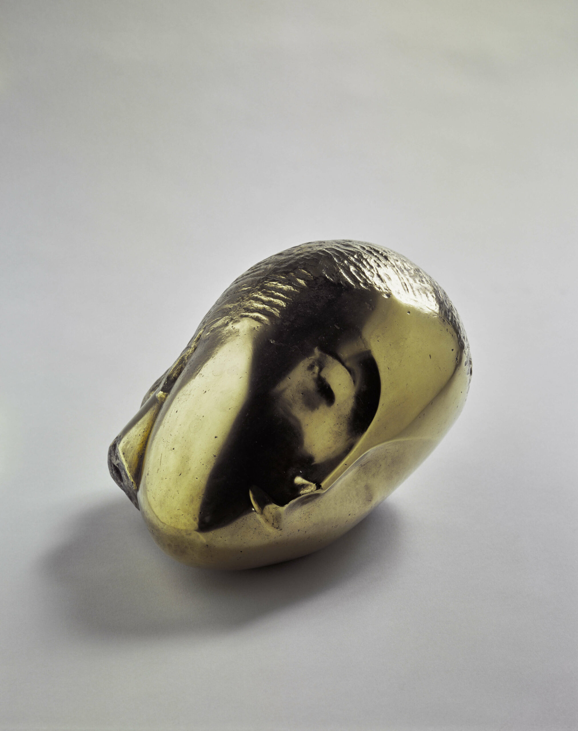 La Muse endormie, 1910, Bronze Foto: Centre Pompidou, MNAM-CCI/Philippe Migeat/ Dist. GrandPalaisRmn © Succession Brancusi, All rights reserved / VG Bild-Kunst, Bonn 2026
