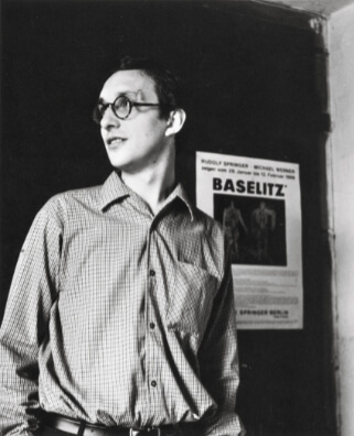 Georg Baselitz in seinem Atelier, West-Berlin, 1966, © Archiv Georg Basellitz, 2026, Foto: Elke Baselitz